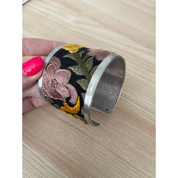 Light Pink Flower Embroidery Cuff Bracelet - Picture 4 of 5